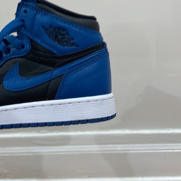 Navy blue airJordans hightop worn once not creased these are bought from StockX - Picture 3 of 8